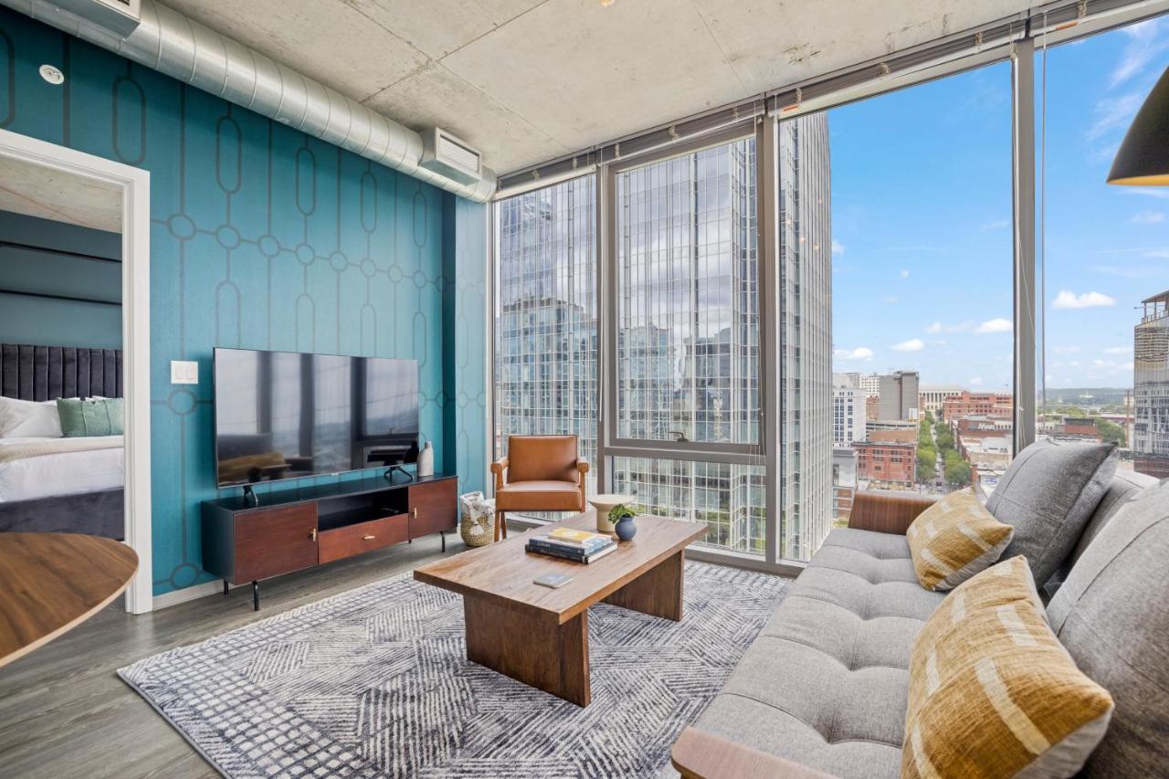 Placemakr Premier Sobro Nashville Eksteriør billede A staged living room at 1001 Burnet