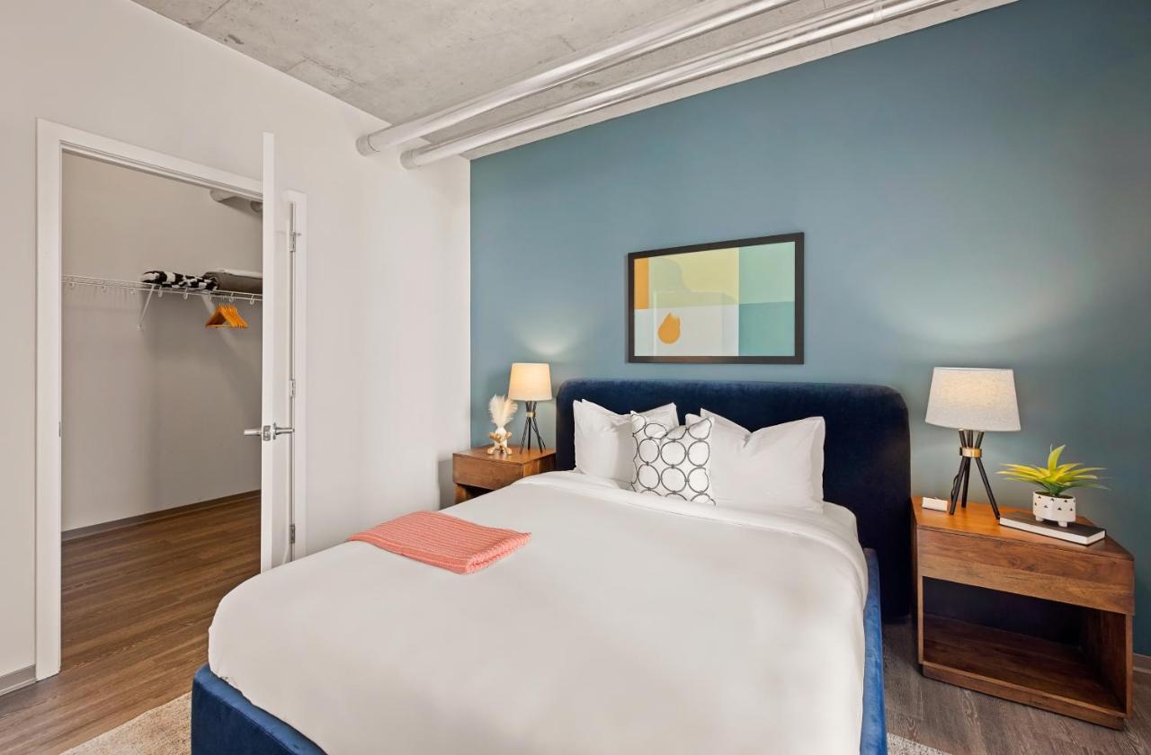 Placemakr Premier Sobro Nashville Eksteriør billede A bedroom at the Hotel Valencia