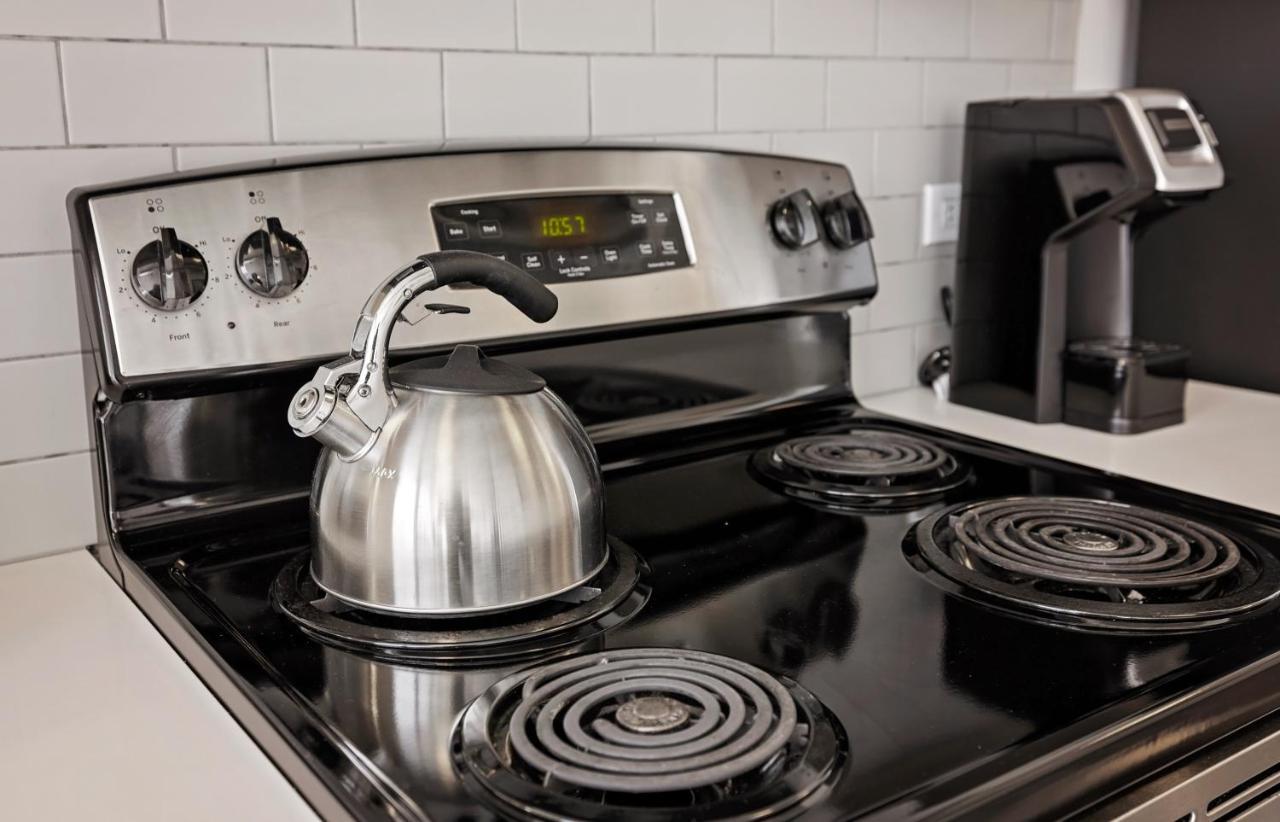 Placemakr Premier Sobro Nashville Eksteriør billede A GE Profile stove