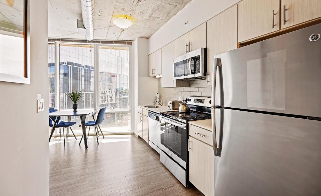 Placemakr Premier Sobro Nashville Eksteriør billede A kitchen in a typical apartment