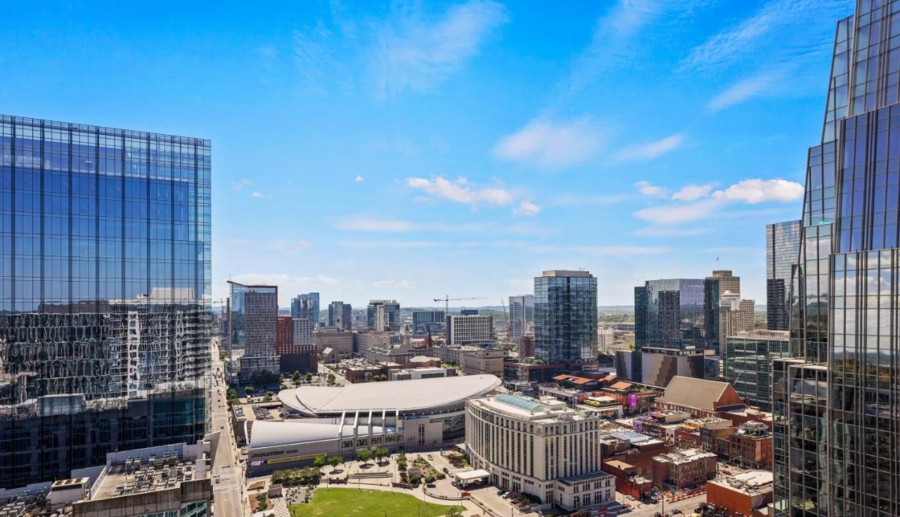 Placemakr Premier Sobro Nashville Eksteriør billede View of the West End from the 2018-completed residential tower